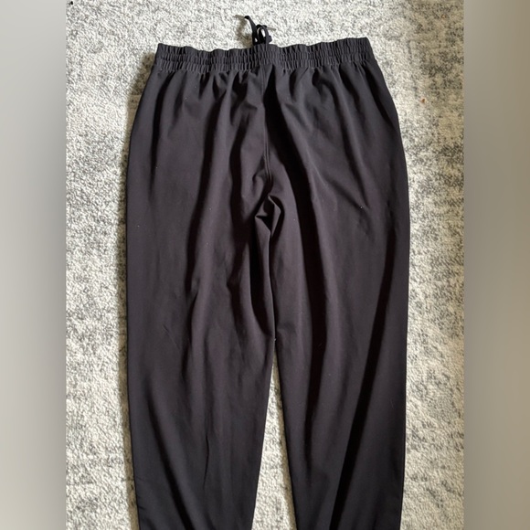 NWOT Tommy Hilfiger Sport Black Jogger Sweat Pants Size: L/ X Large (no pilling) - Picture 2 of 5